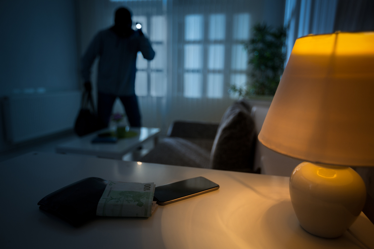Burglary vs. Robbery in Texas – What’s The Difference?